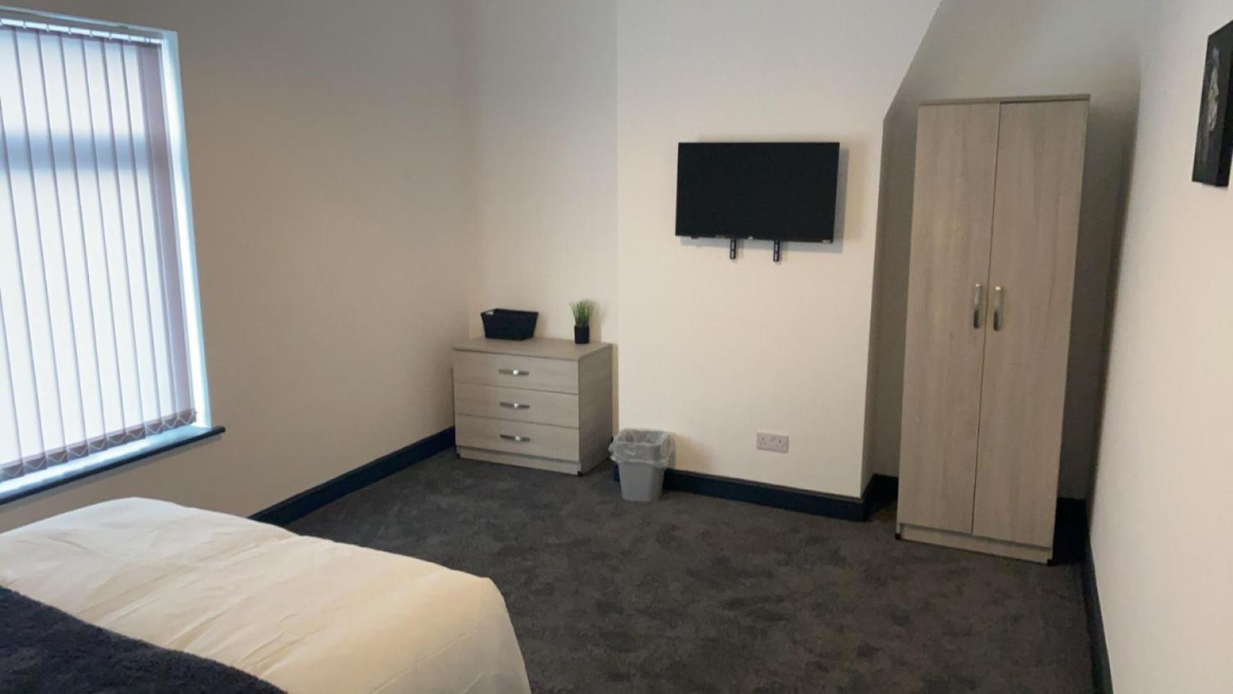 Houghton Guest House 1 Stoke-on-Trent Екстер'єр фото