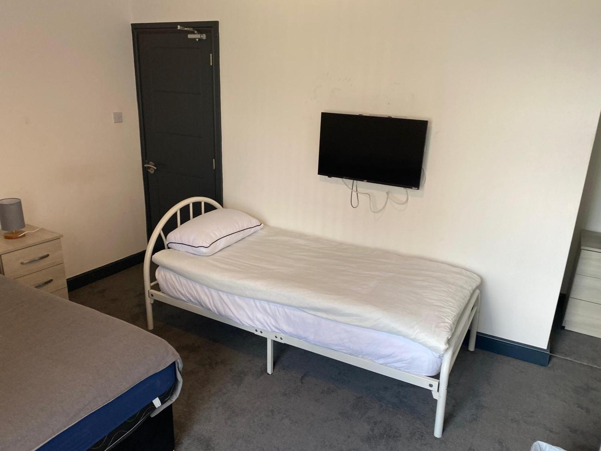 Houghton Guest House 1 Stoke-on-Trent Екстер'єр фото